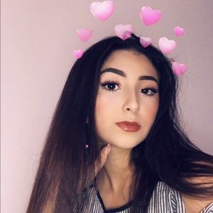 Meet your Posher, Kiana